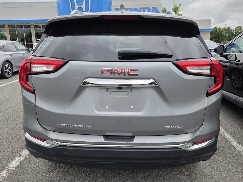 Used 2024 Sterling Metallic GMC SLT image 5