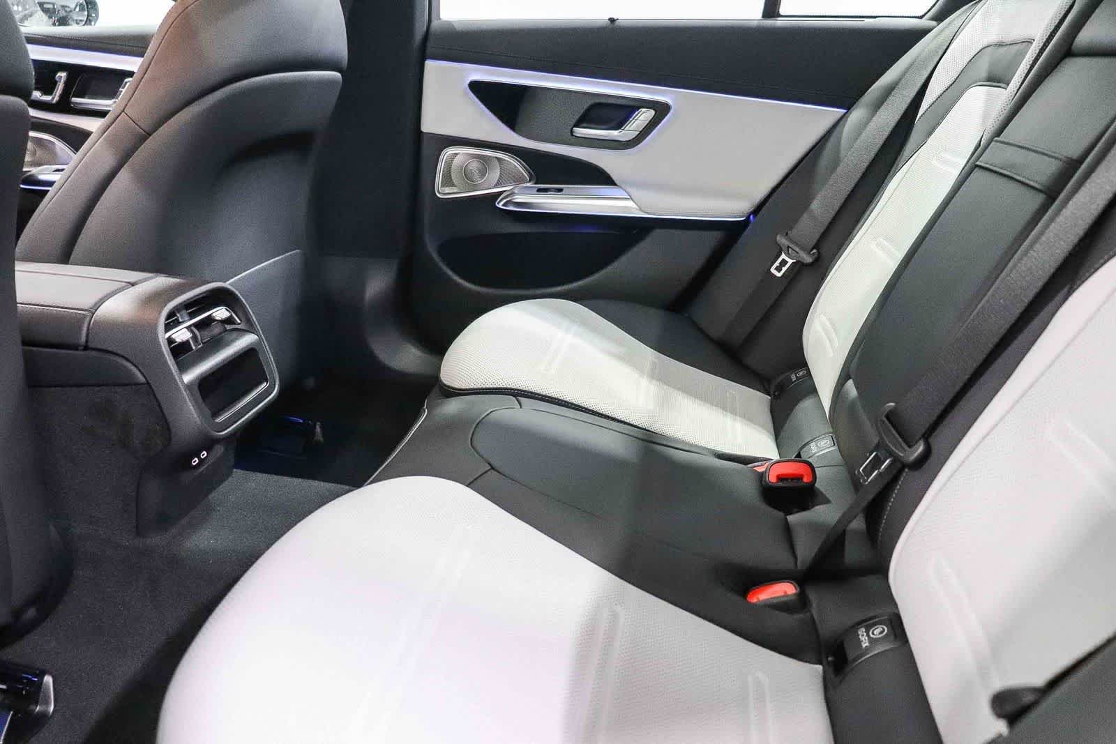 New 2026 MANUFAKTUR Alpine Grey Mercedes-Benz AMG® E 53 E image 21