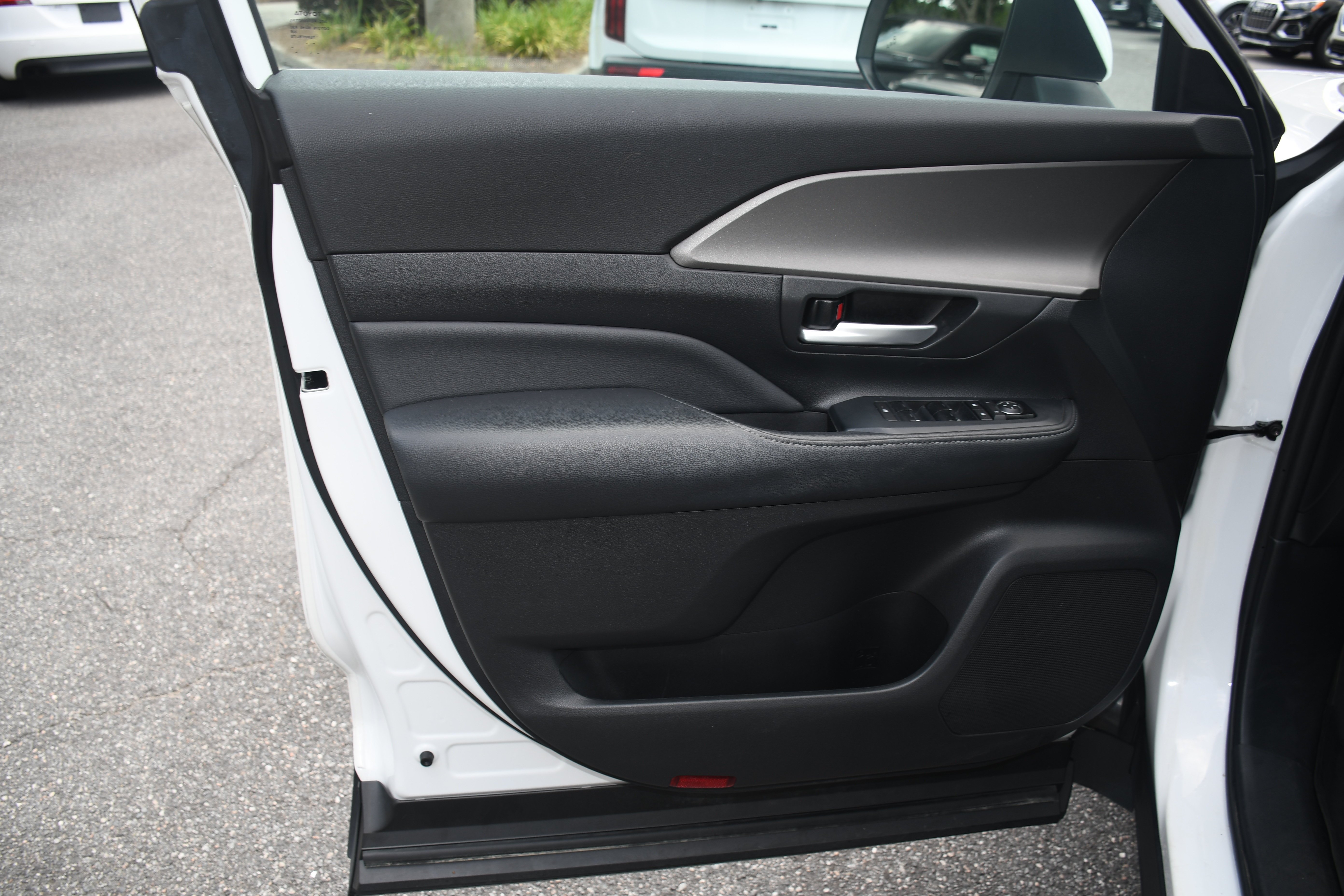 Used 2024 Beige Toyota XLE image 8