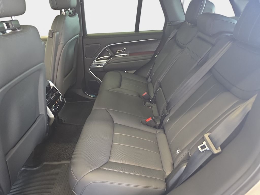 New 2026 Fuji White Land Rover SE image 11