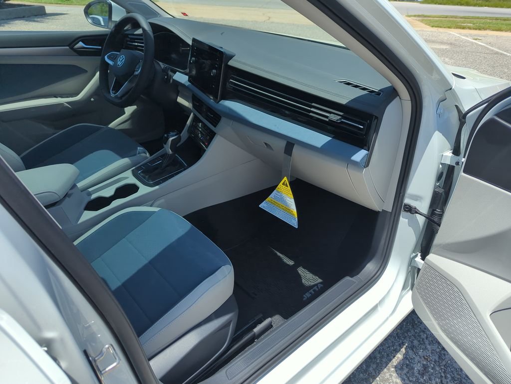 New 2026 White Volkswagen 1.5T SE image 36