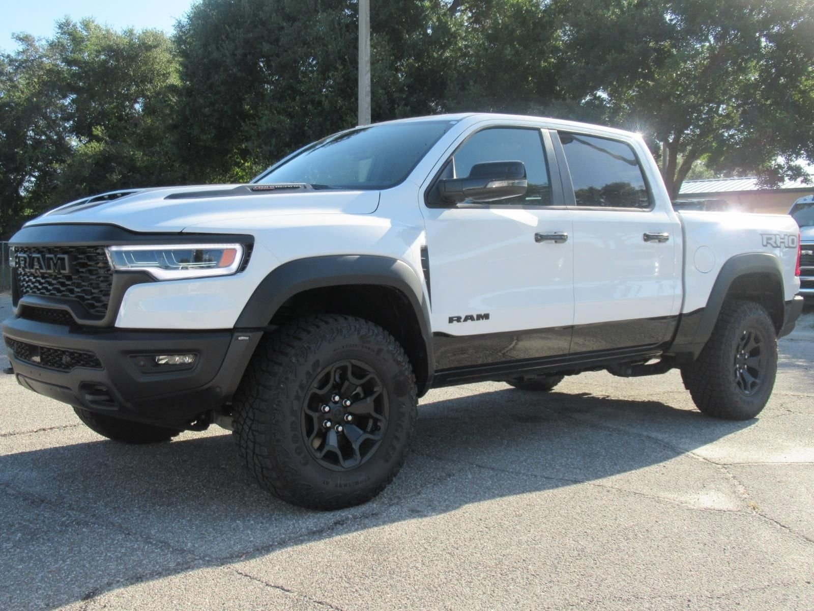 New 2026 Bright White Clear-Coat Exterior Paint RAM RHO image 3
