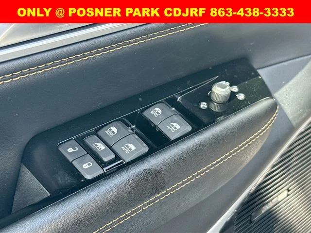 New 2026 Bright White Clear-Coat Exterior Paint Jeep Grand Wagoneer image 18