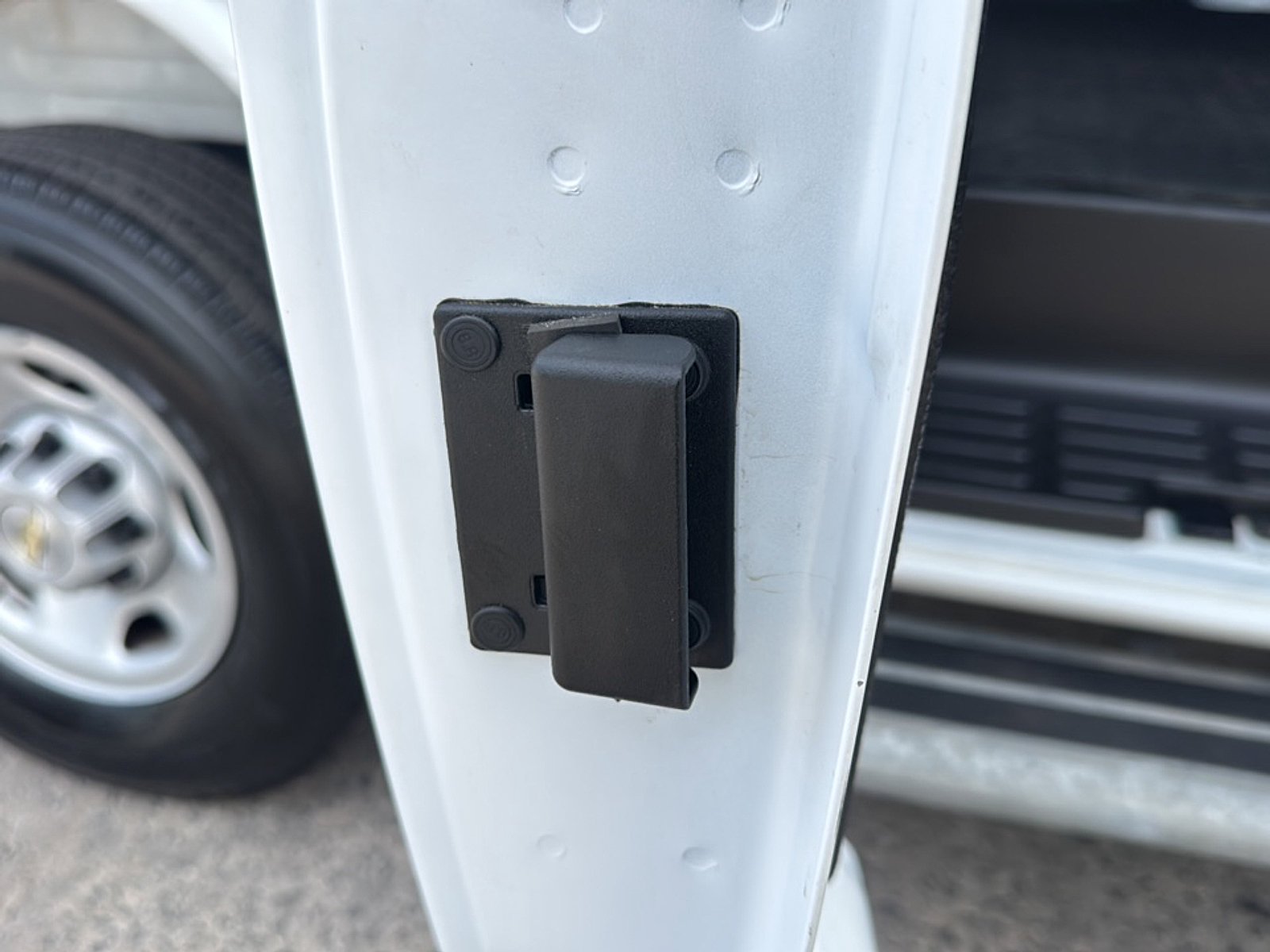 2025 Chevrolet Express Cargo Work Van - Photo 24