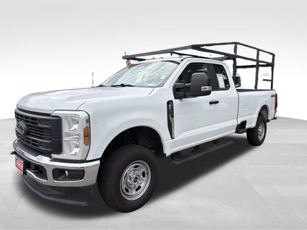 Used 2024 White Ford XL image 3
