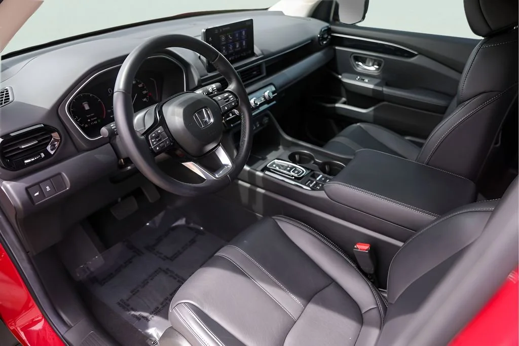 Used 2024 Red Honda EX-L image 13