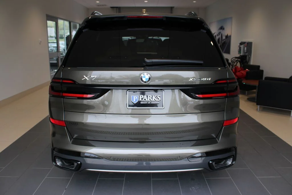 New 2026 Manhattan Green Metallic BMW xDrive40i image 26