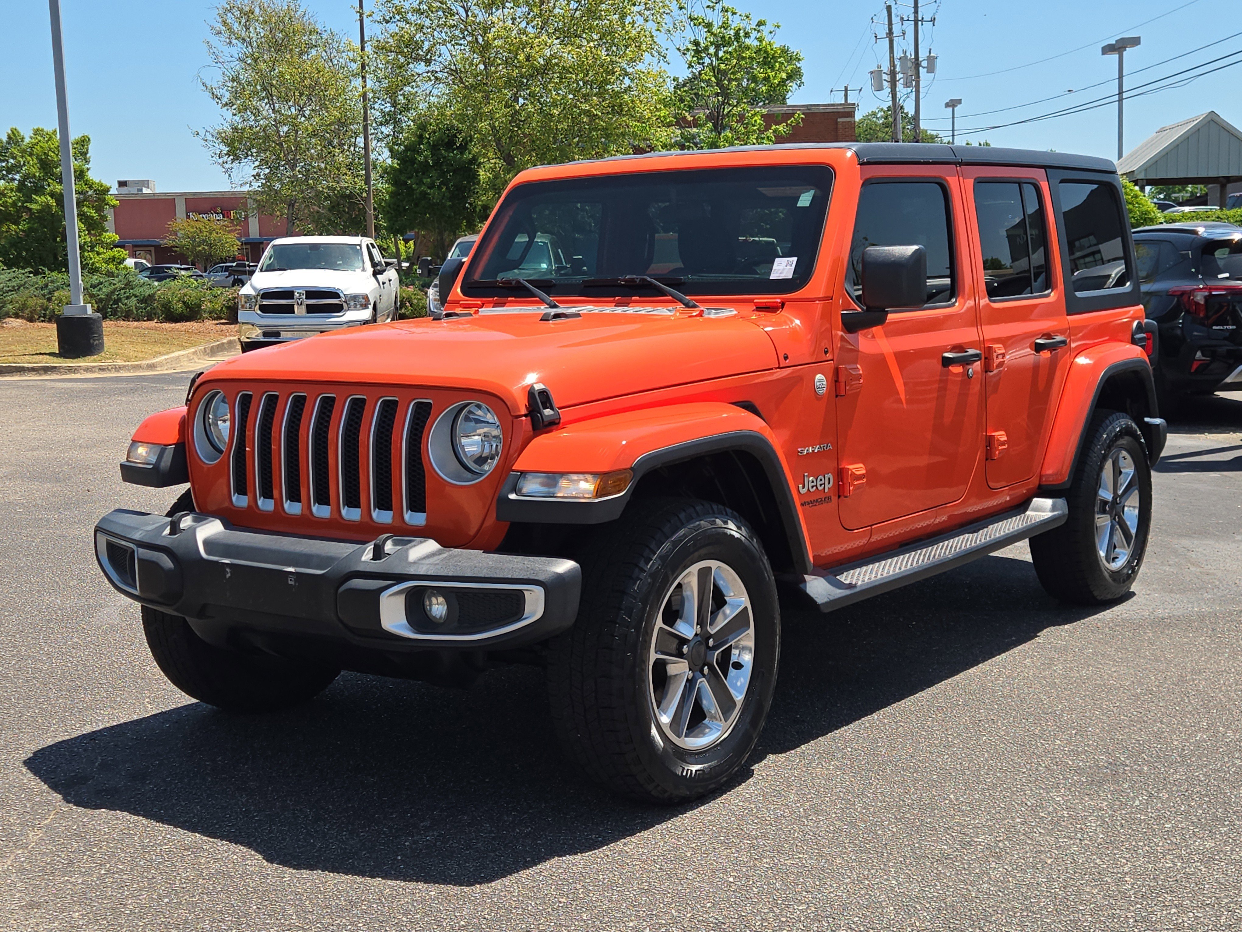 Used 2020 Punkn Metallic Clearcoat Jeep Sahara image 10