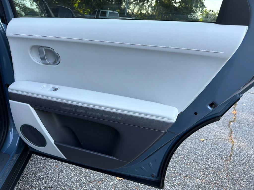 Used 2023 Blue Hyundai SEL image 16