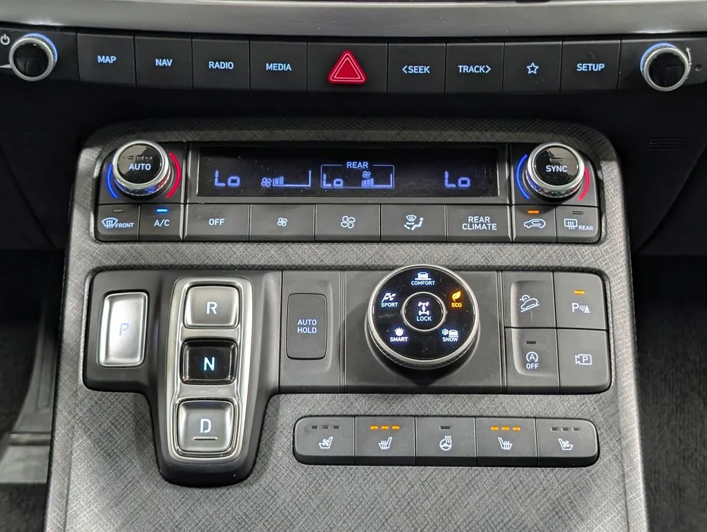 Certified Used 2024 Moonlight Cloud Hyundai Limited image 6