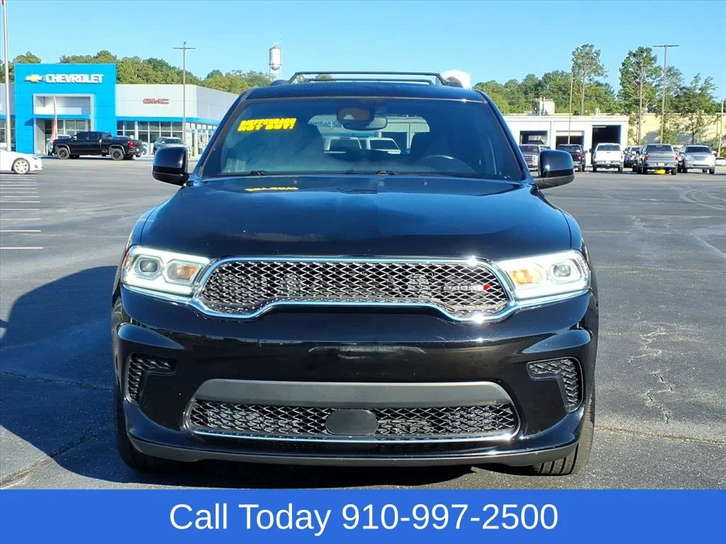 Used 2023 Black Dodge SXT Launch Edition RWD image 7
