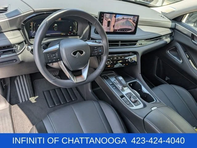 Certified Used 2026 Green INFINITI LUXE image 4