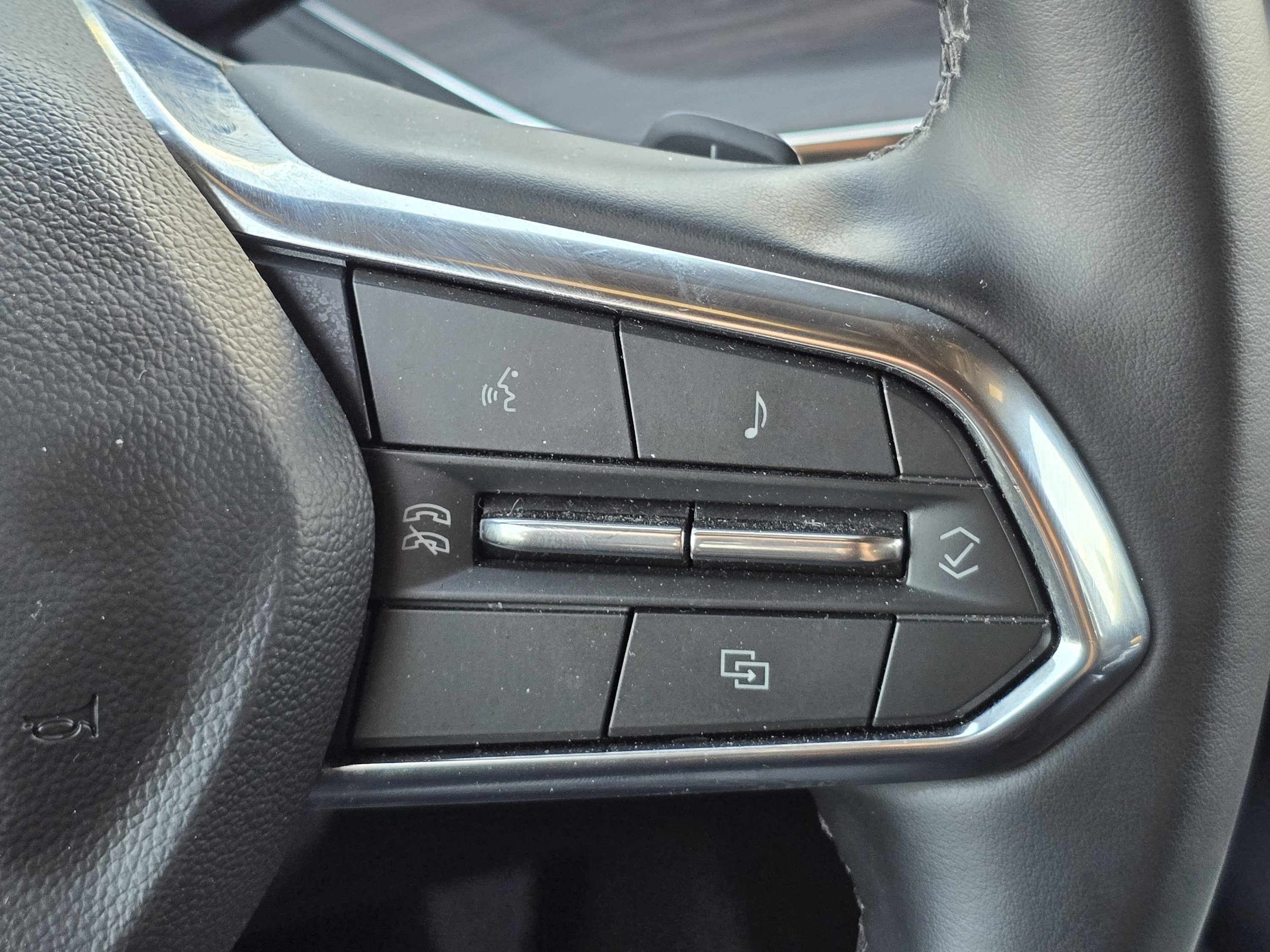 Used 2025 Sterling Gray Metallic Chevrolet Z71 image 17
