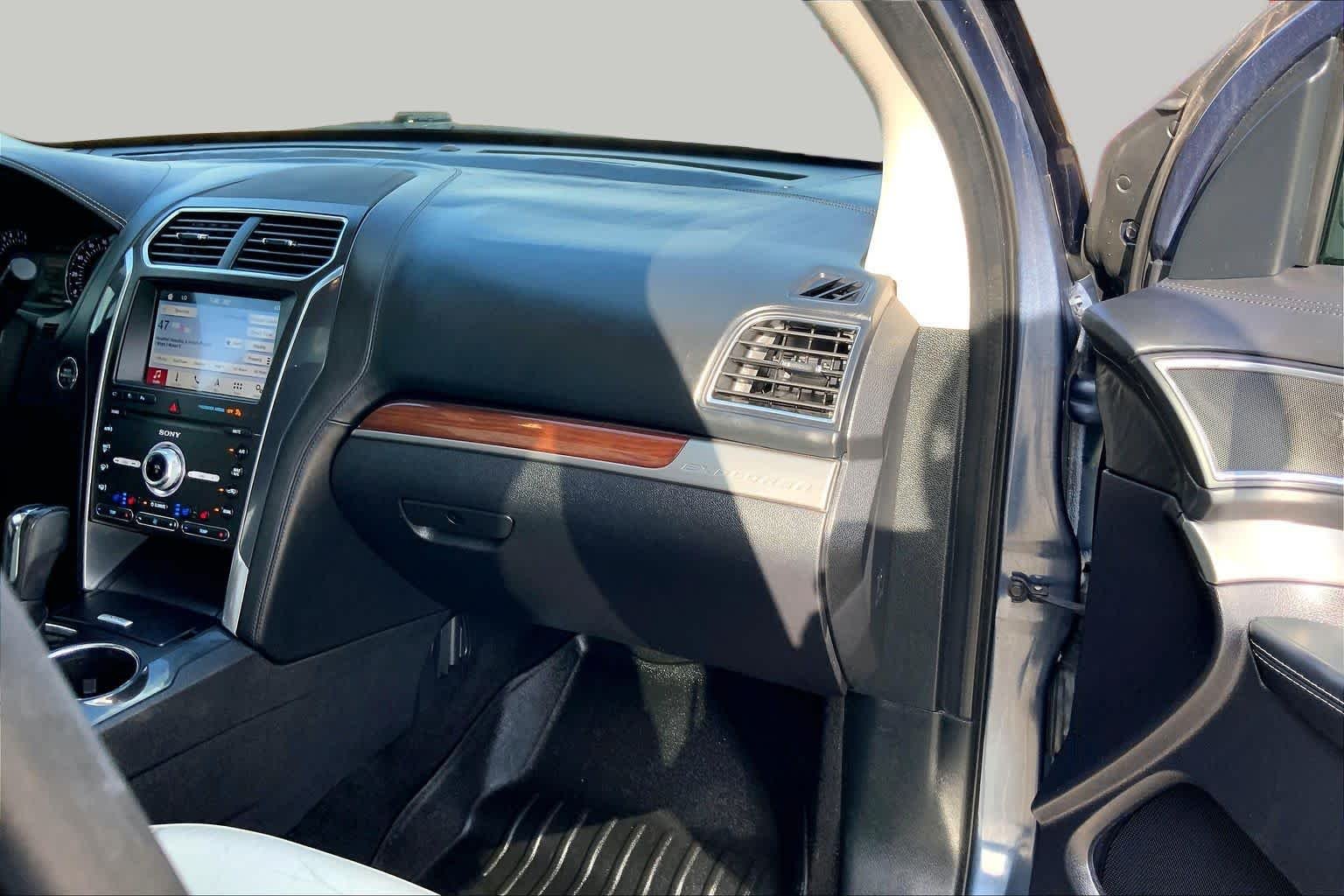 Used 2019 Blue Ford Platinum image 19