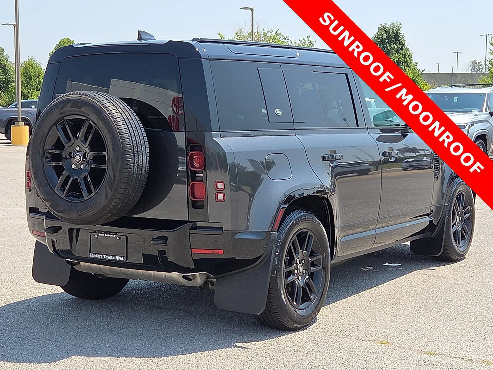 Used 2024 Carpathian Grey Premium Metallic Land Rover X-Dynamic SE image 5
