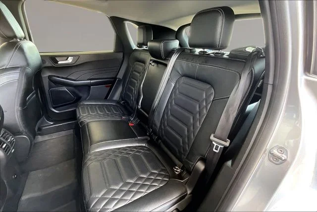 Used 2023 Silver Ford Platinum image 19