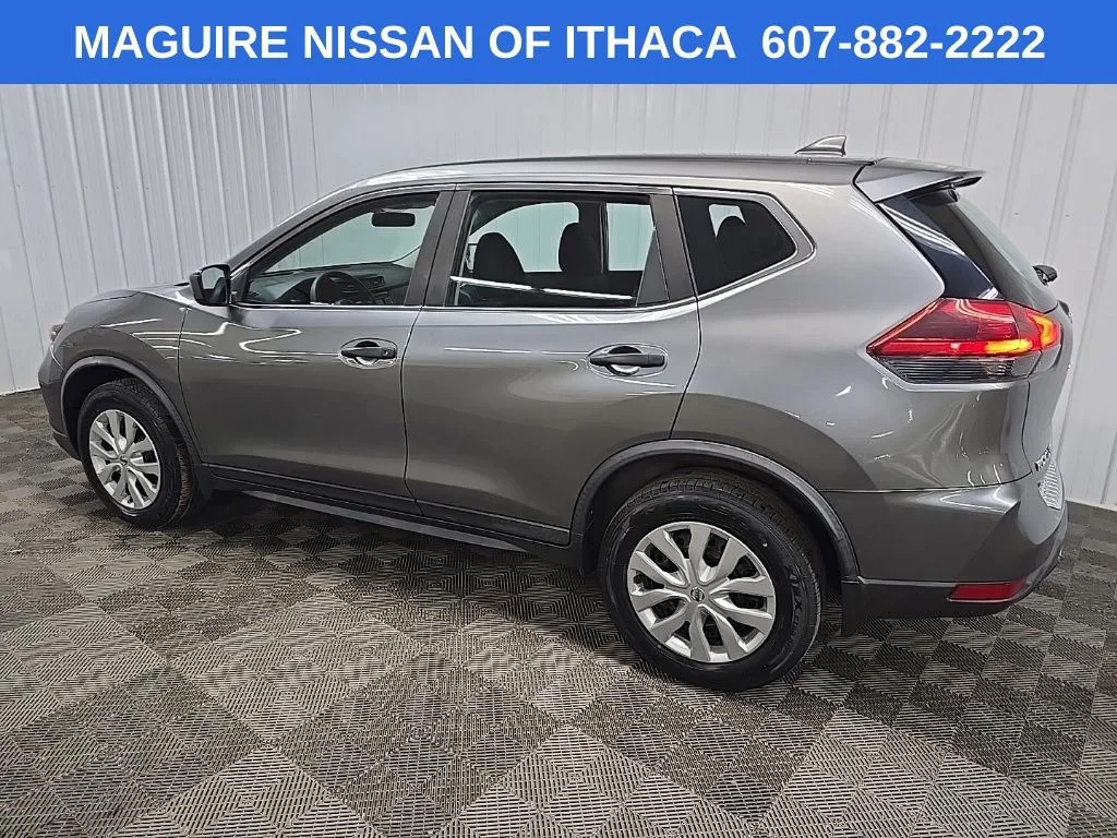 Used 2018 Gray Nissan S image 4