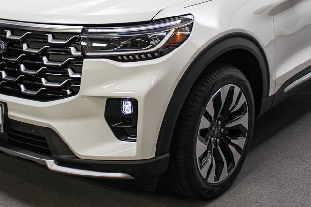 New 2026 Star White Metallic Tri-Coat Ford Platinum™ image 4