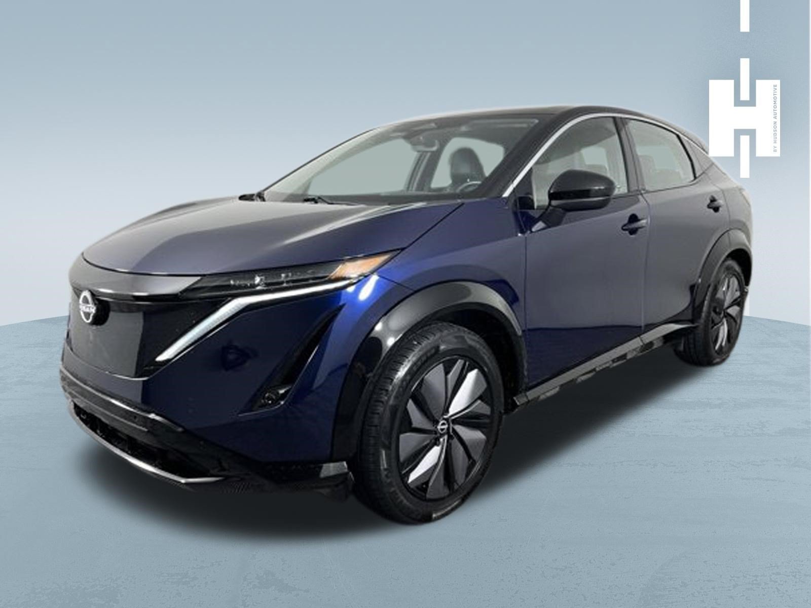 Used 2023 Deep Ocean Blue Pearl/Black Diamond Pearl Nissan ENGAGE image 3
