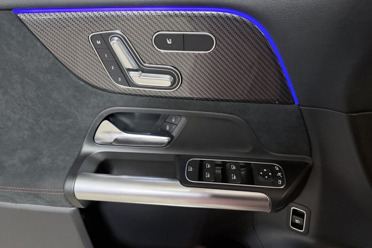 2025 Mercedes-Benz GLA GLA35 AMG - Photo 10