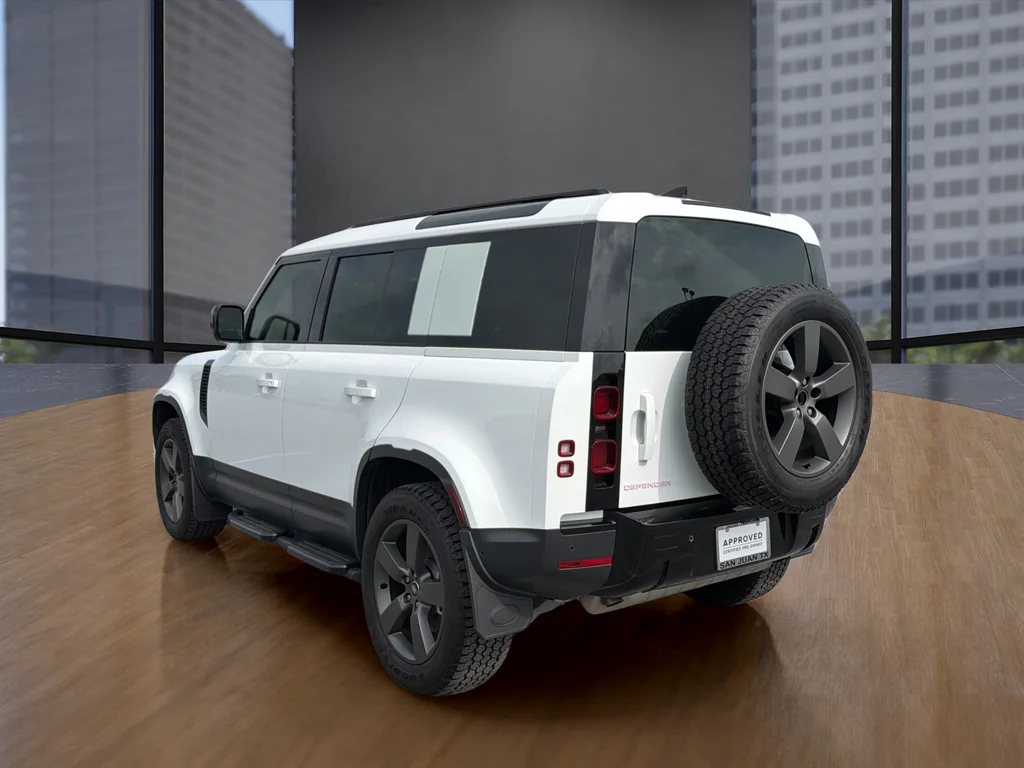 Used 2025 White Land Rover S image 15