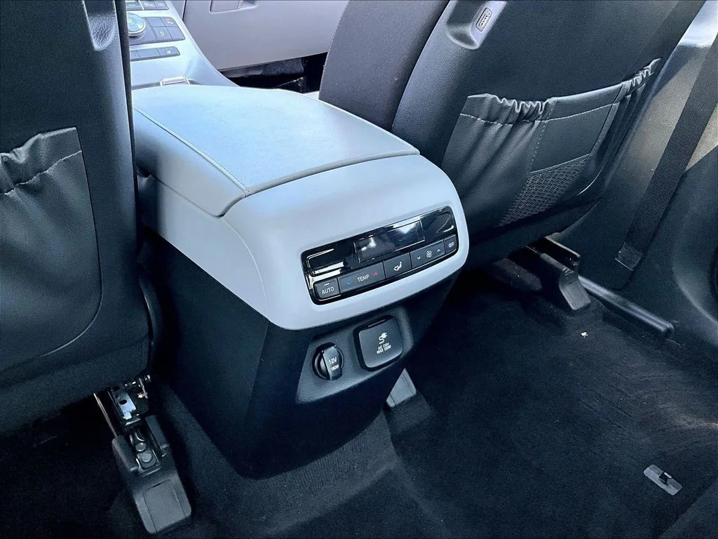 Certified Used 2022 White Hyundai SEL image 10