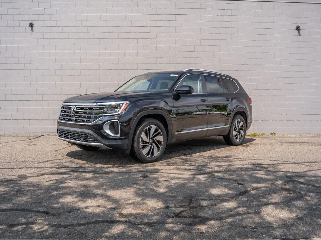 New 2026 Black Volkswagen 2.0T SEL image 1