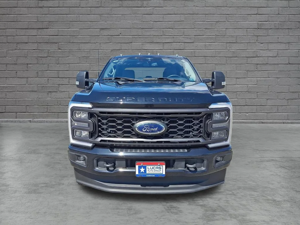 Used 2023  Ford XL image 4