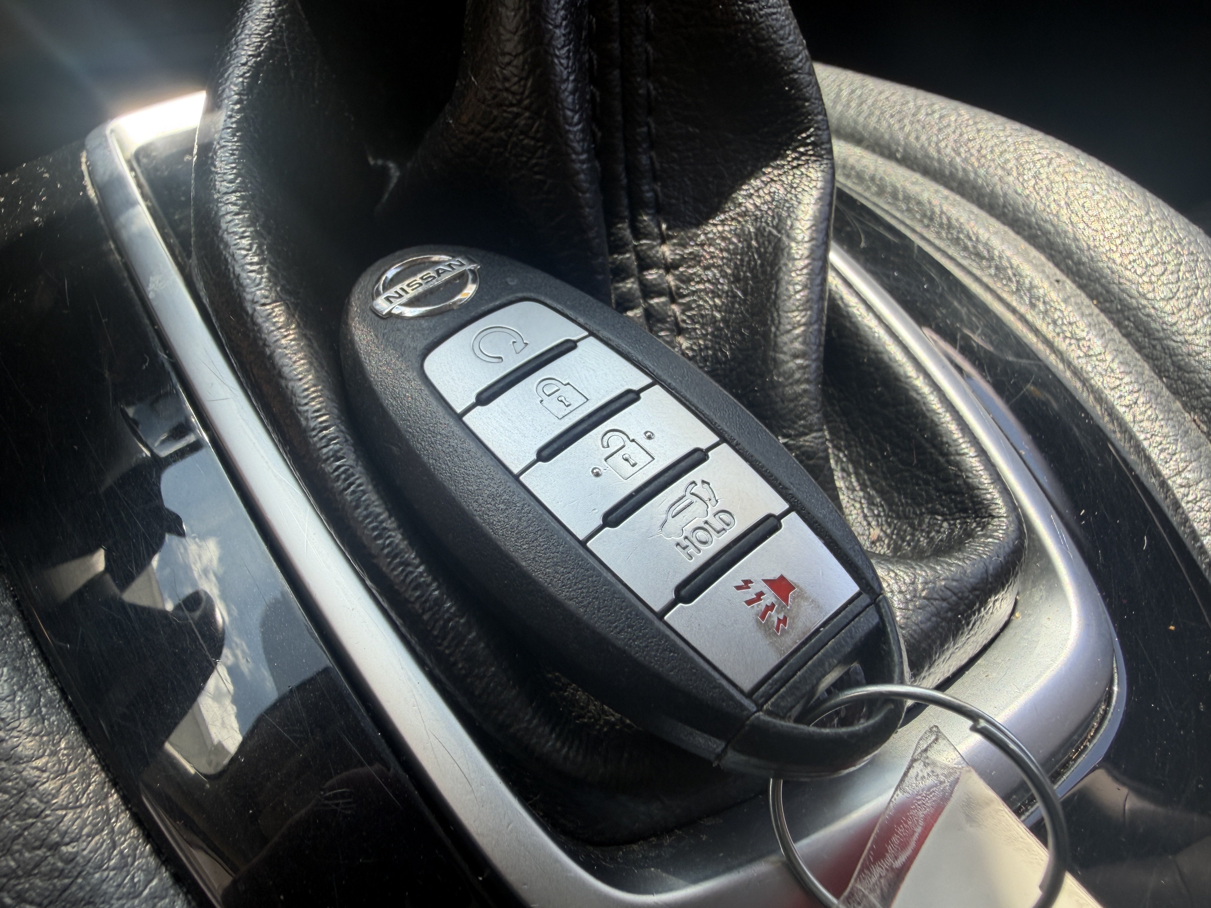 Used 2019 Brilliant Silver Metallic Nissan SV image 42