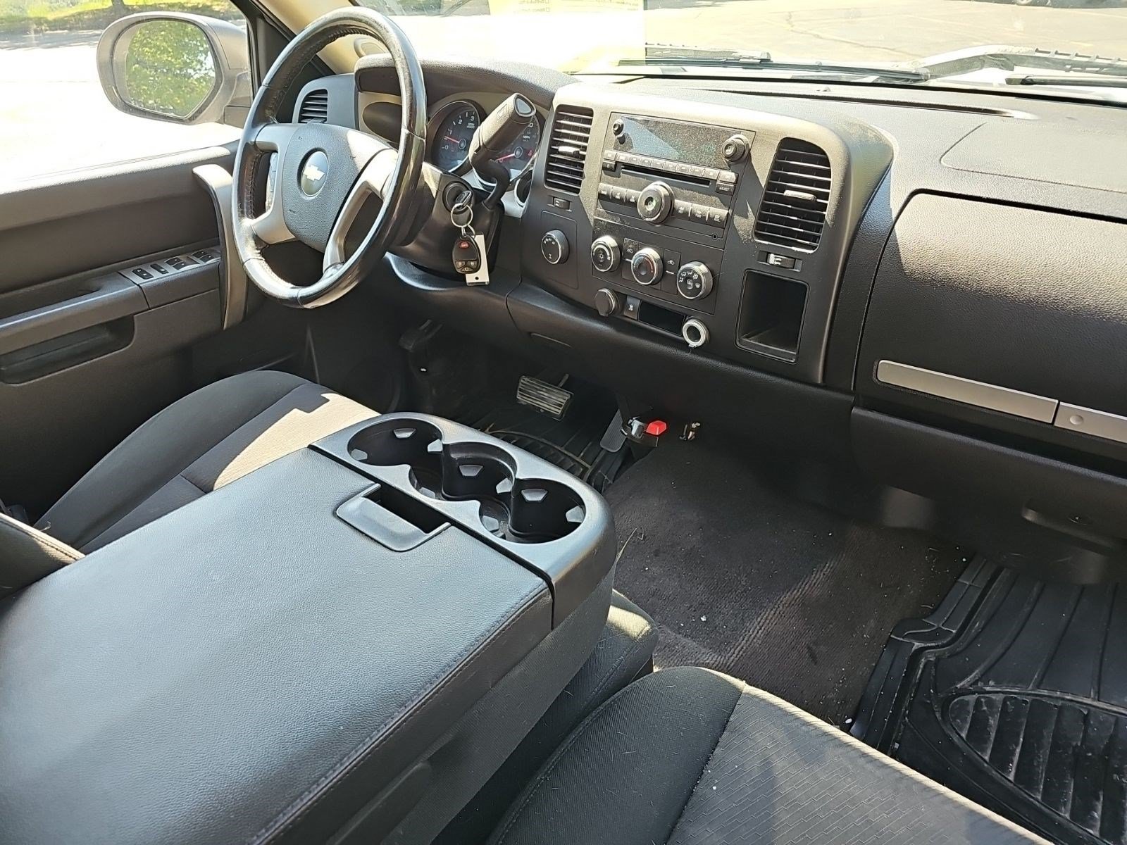 Used 2010 Summit White Chevrolet LT image 12