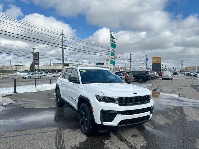 New 2026 Bright White Clear-Coat Exterior Paint Jeep Limited image 11