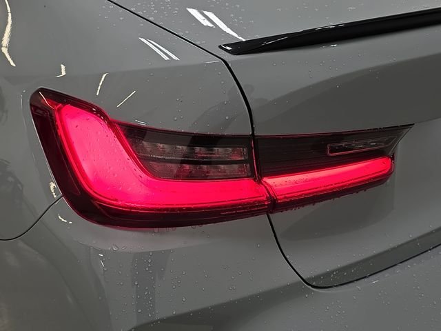 Used 2021 Brooklyn Gray Metallic BMW Competition image 32