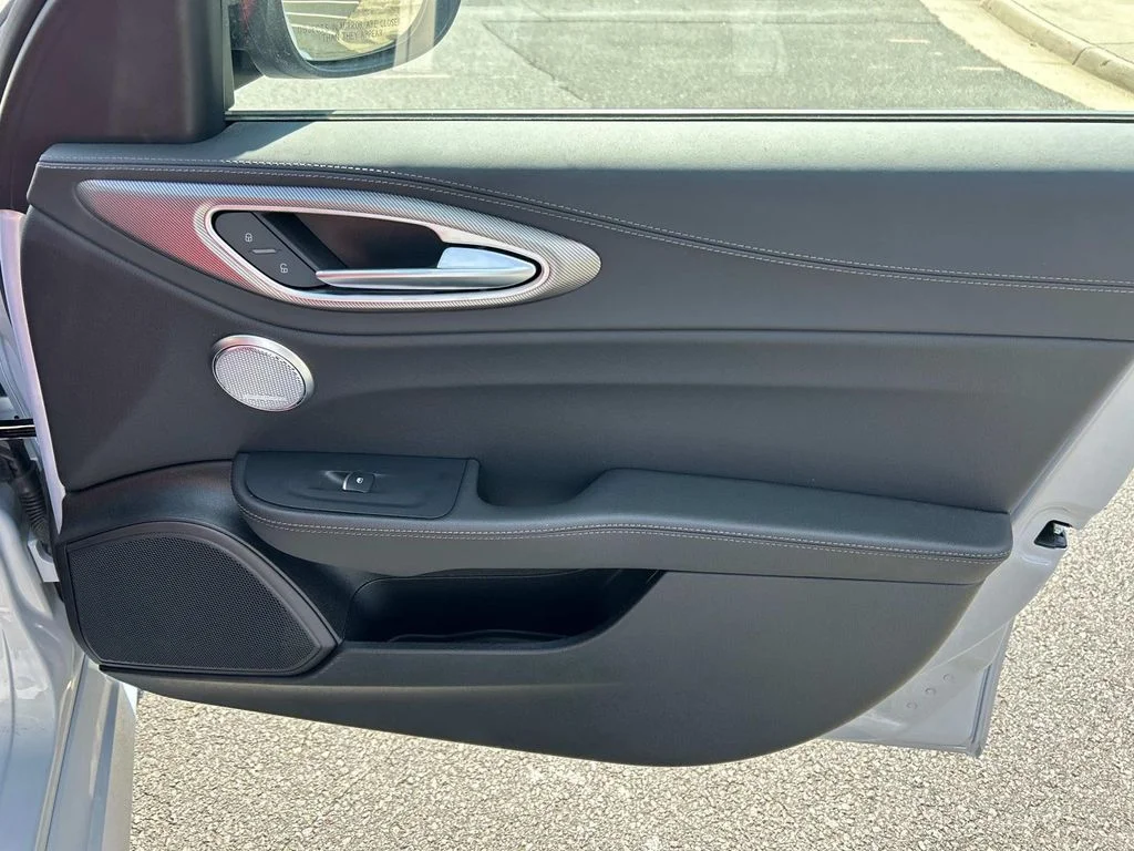 2025 Alfa Romeo Giulia Base - Photo 15