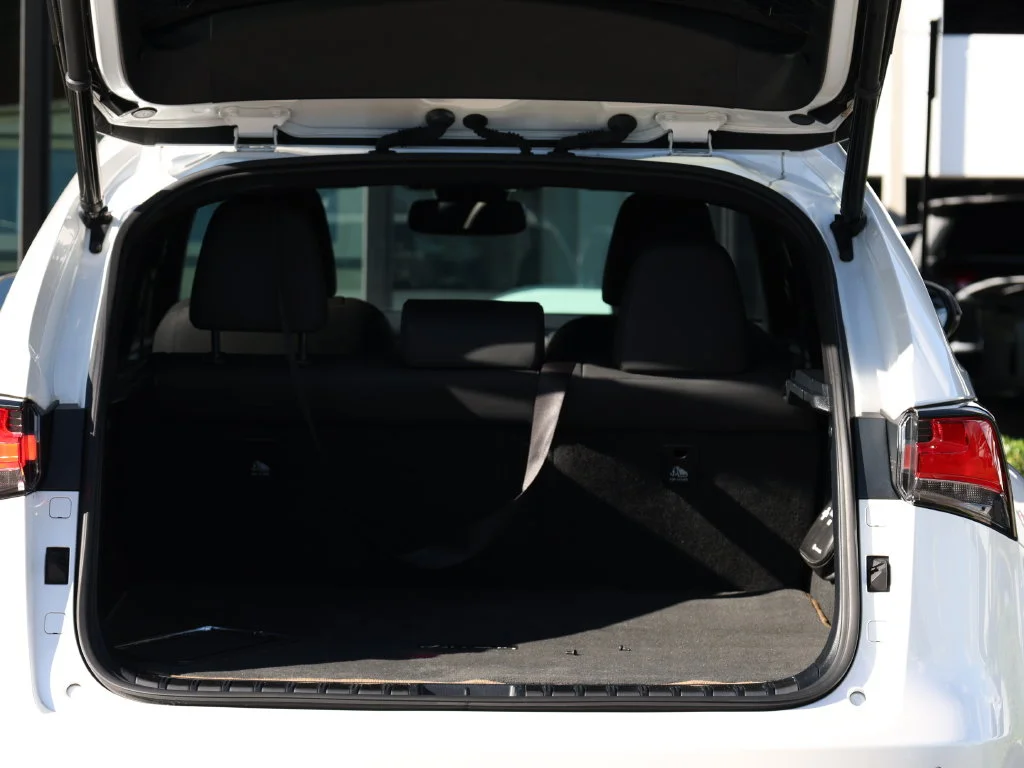 Used 2020 White Lexus 300 Base image 8