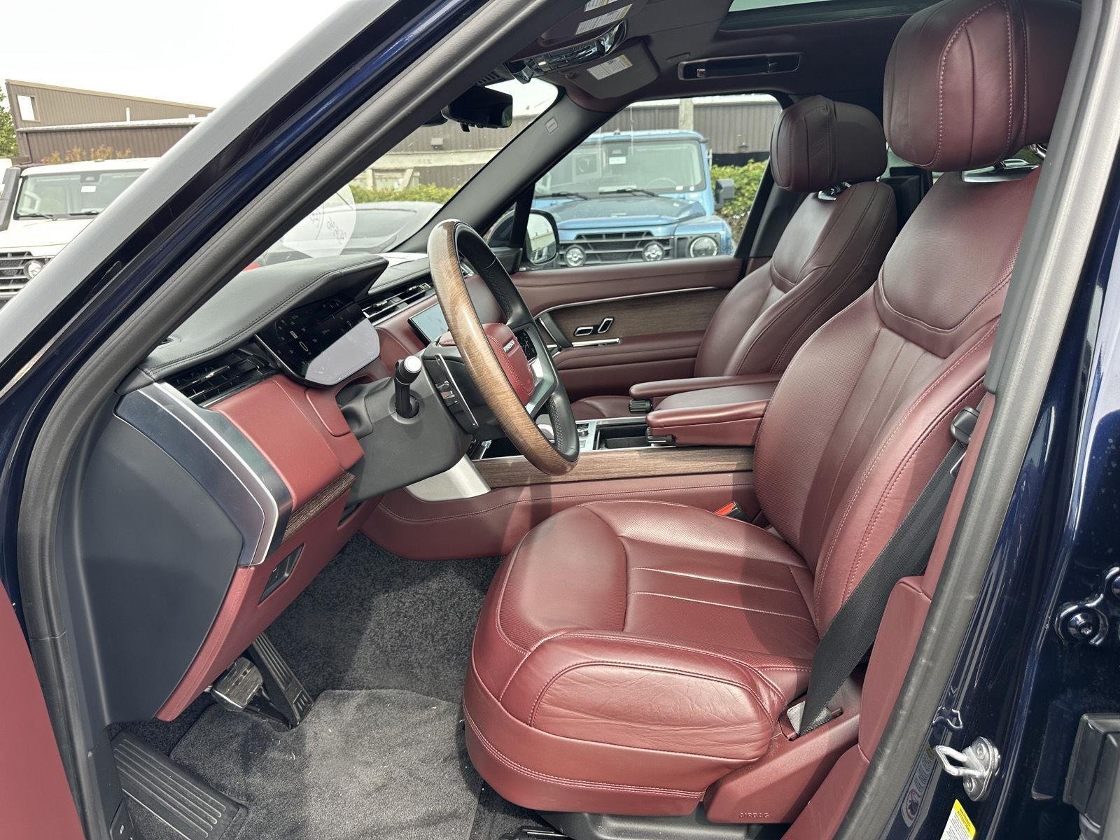 Used 2023 Portofino Blue Metallic Land Rover Autobiography image 9