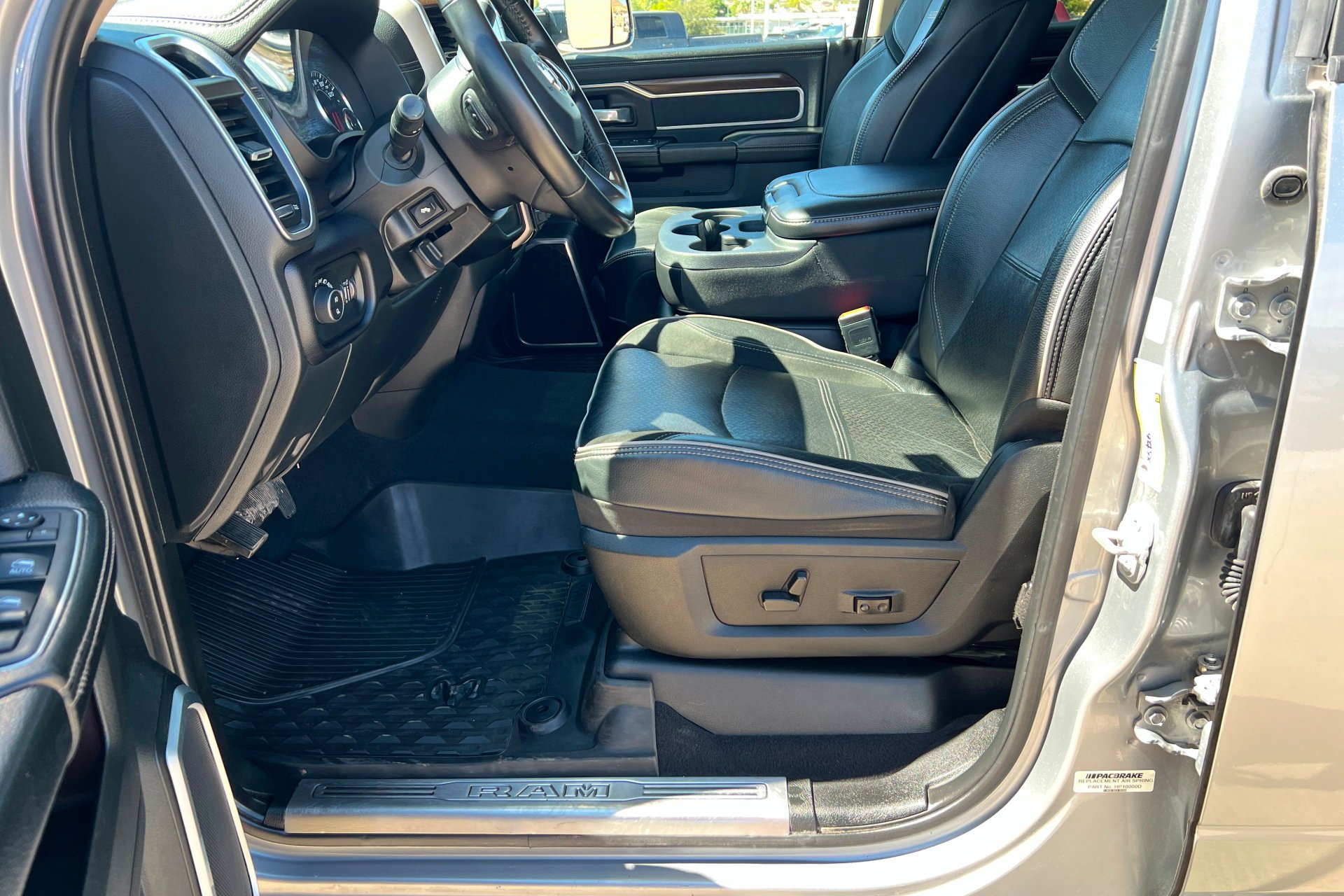 Used 2022 Billet Silver Metallic Clearcoat Ram Laramie image 18