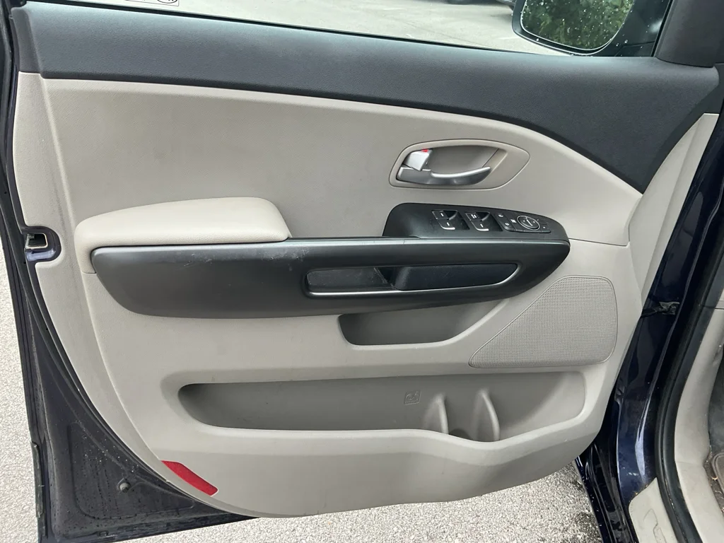 Used 2021 Celestial Blue Kia LX image 18