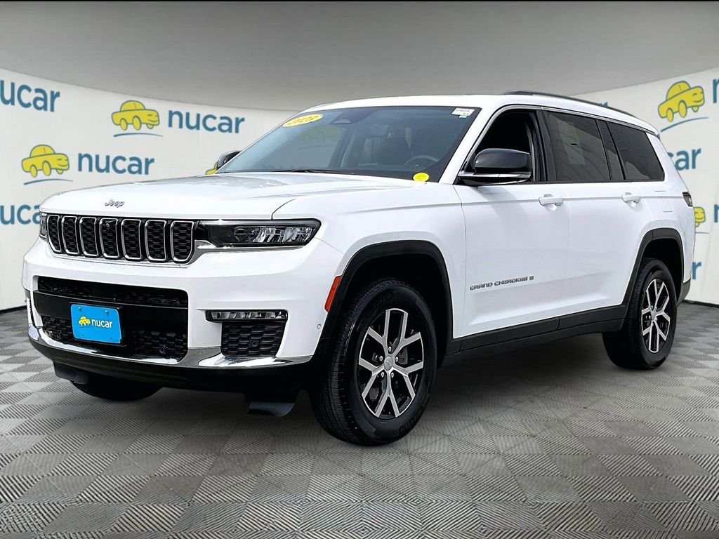 Used 2023 White/off-white Jeep Limited image 3