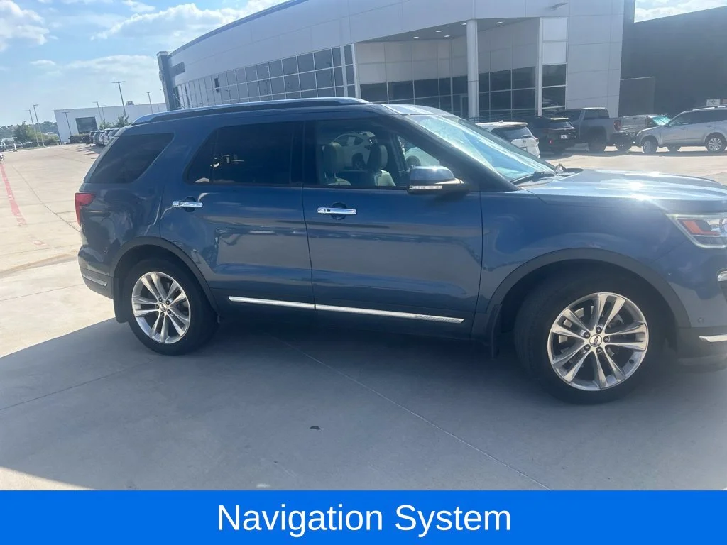 Used 2018 Blue Ford Limited image 2