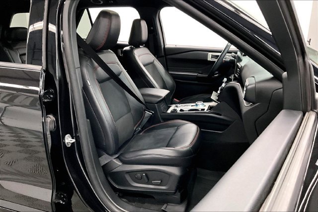 Used 2023 Agate Black Metallic Ford ST-Line image 8