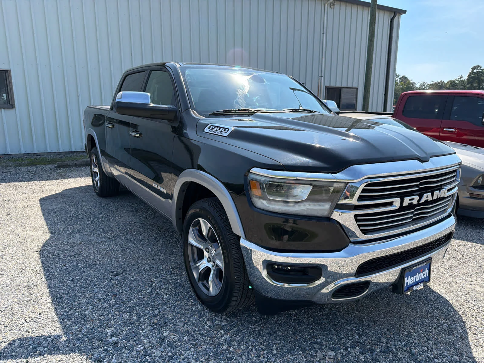 Used 2020 Diamond Black Crystal Pearlcoat Ram Laramie image 7