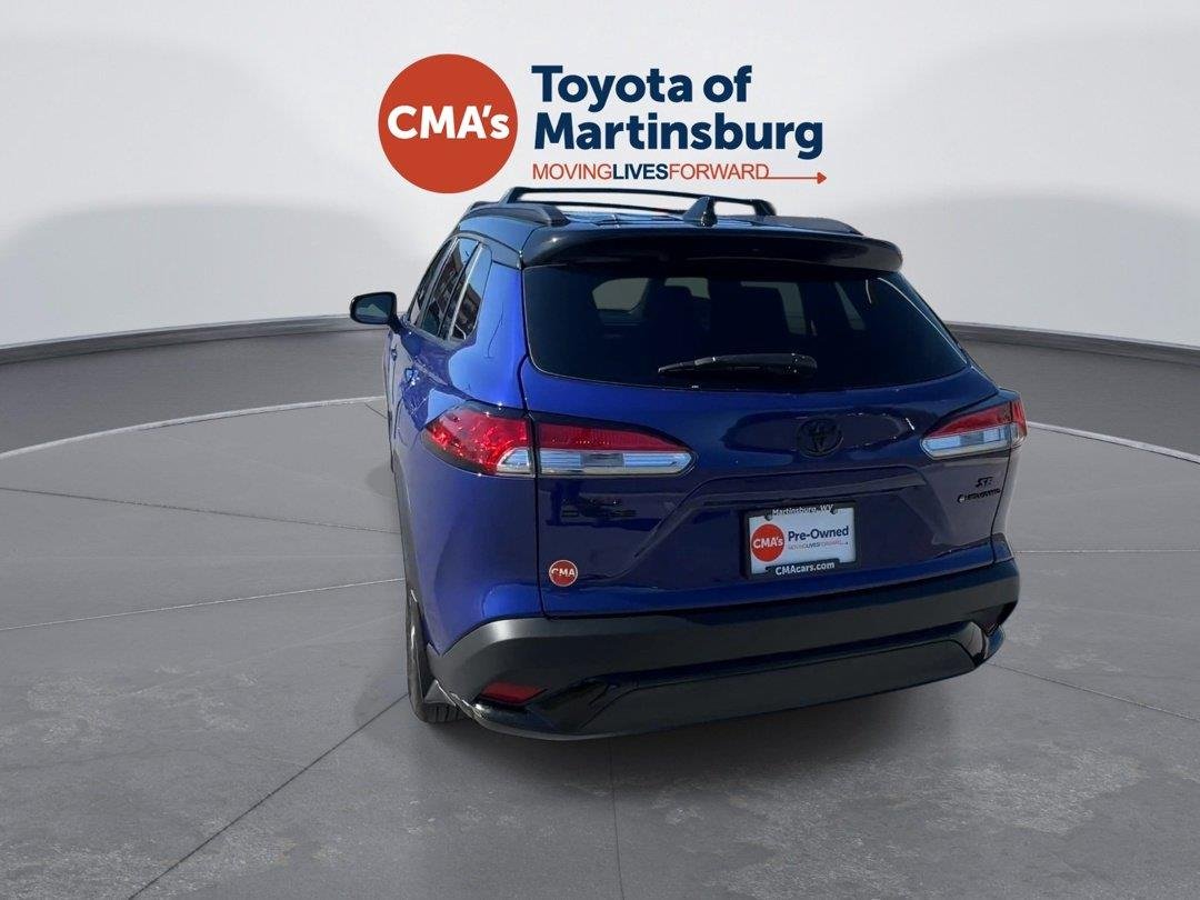 Used 2025 Blue Crush Metallic w/Jet Black Roof Toyota Hybrid SE image 4