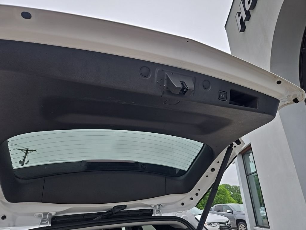 Used 2024 White Chevrolet LT image 86