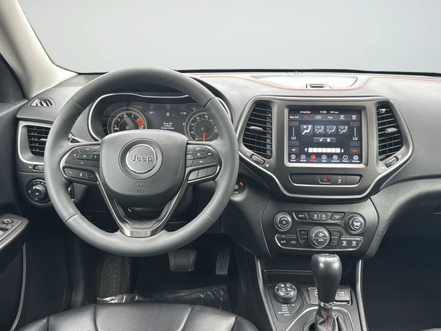 Used 2022 White Jeep Trailhawk image 11