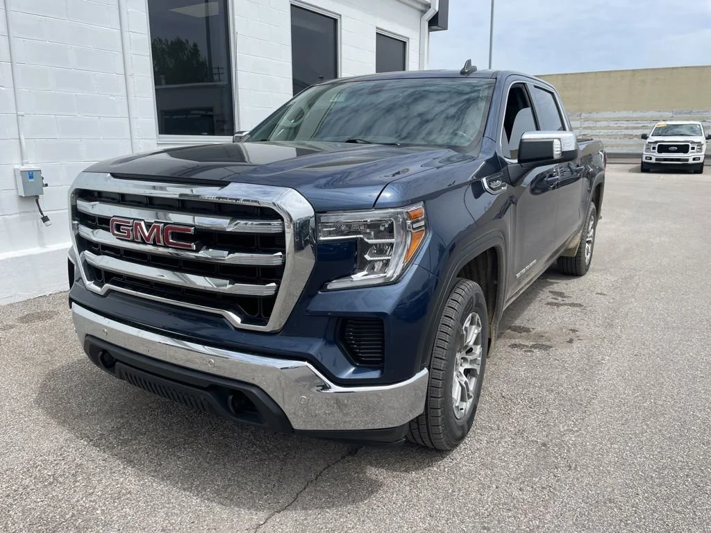 2020 GMC Sierra 4WD Crew Cab Short Box SLE's photo
