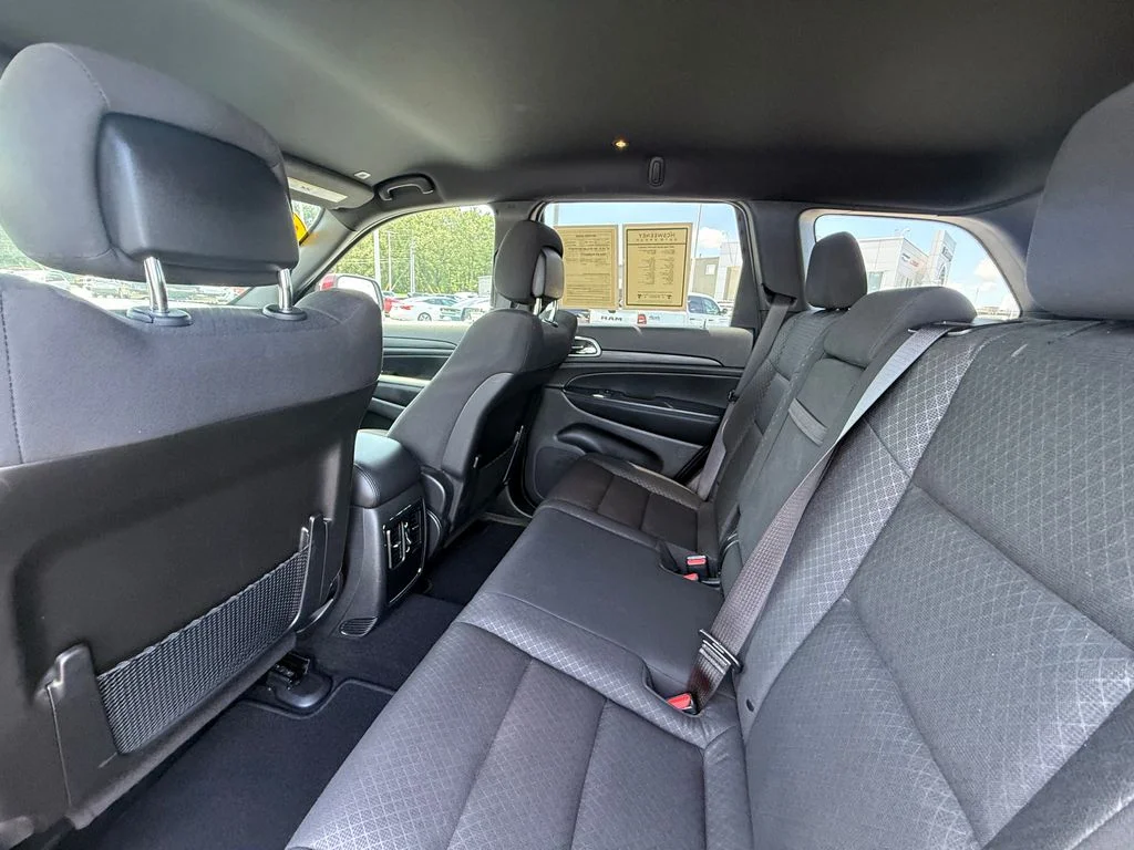 Used 2021 Red Jeep Laredo E image 23