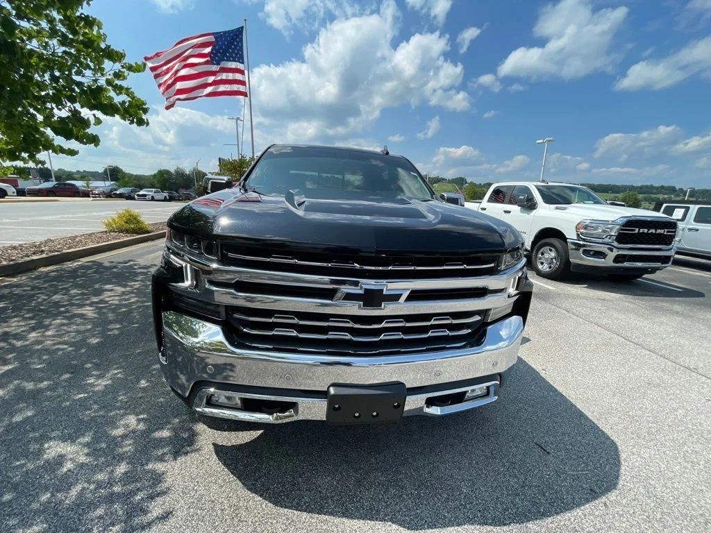 Used 2022 Black Chevrolet LTZ image 9