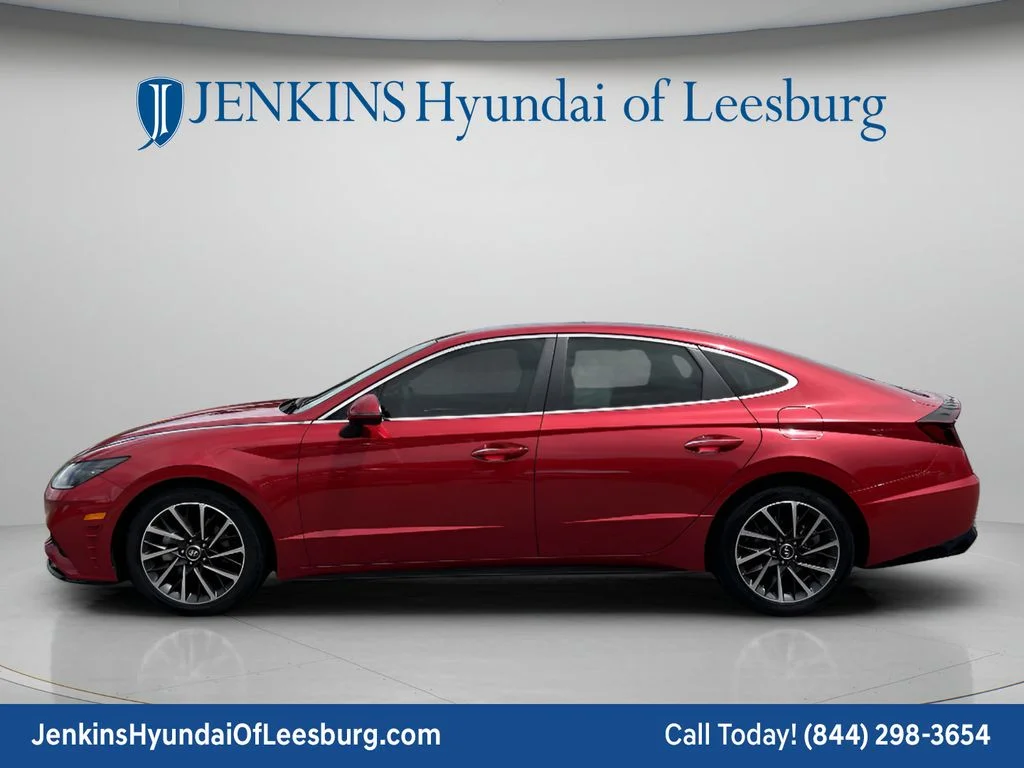 Used 2020 Red Hyundai Limited image 9
