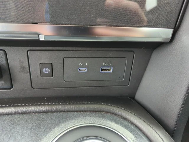 Used 2022 Silver Nissan SV image 37