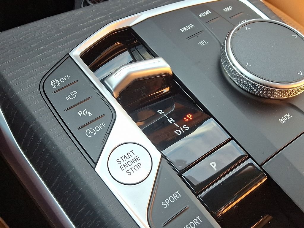 Used 2026 Skyscraper Grey Metallic BMW 330i xDrive image 7